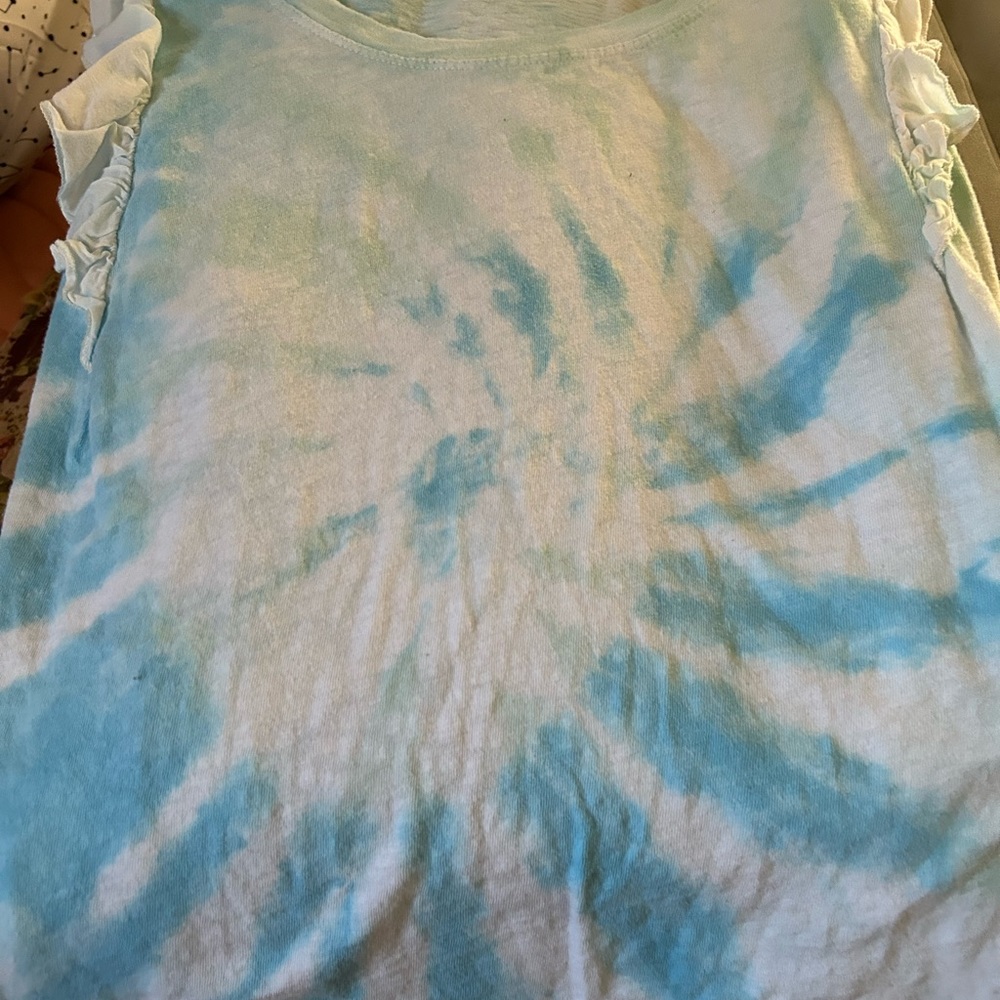 Woman’s  Sleeveless,Ruffled, t-shirt